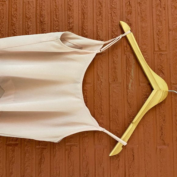 Lush Scalloped Top - Picture 3 of 3